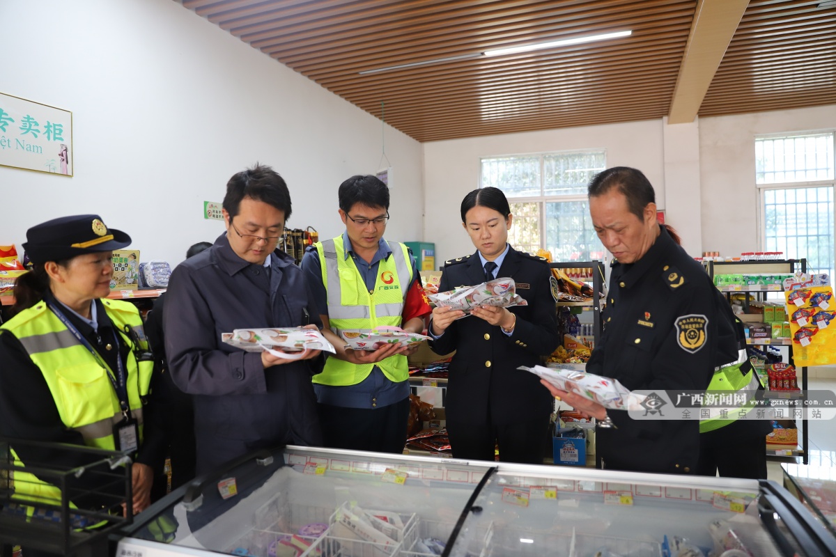 高速服务区餐饮生熟混放被查，整改保安全