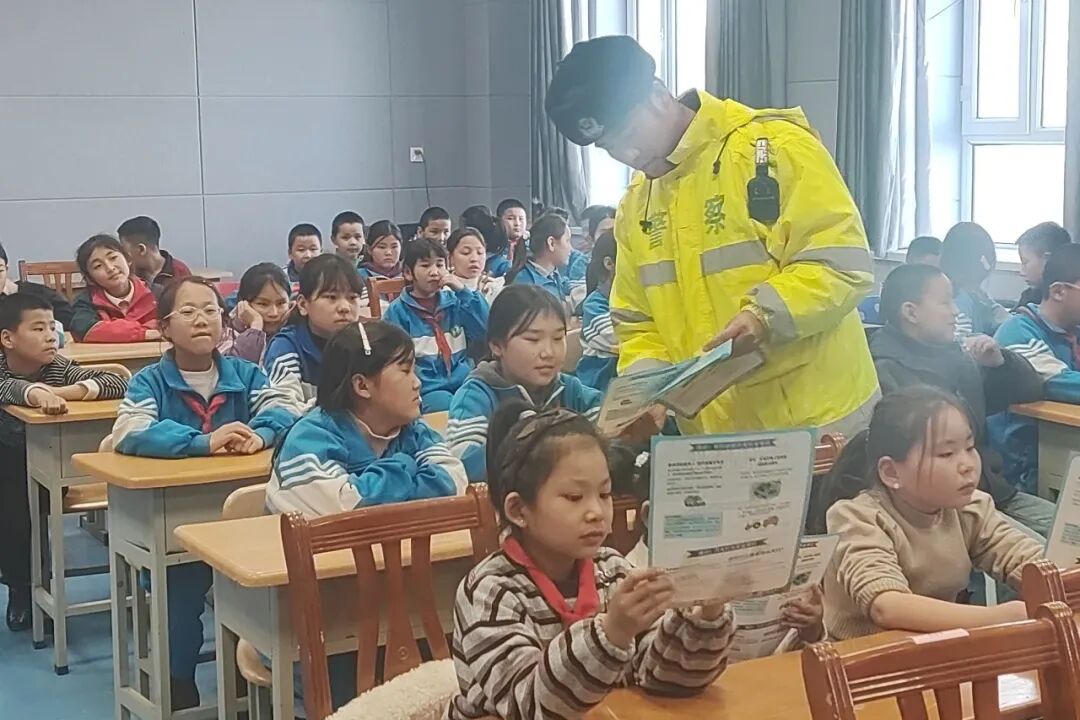 春季交通安全专项整治_违章高发人群引导_偏远牧区交通安全宣传