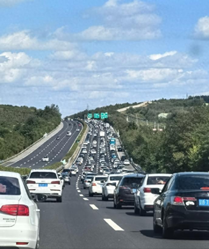 取消节假日免费全年送3000公里免费里程_高速免费政策调整_高速节假日免费